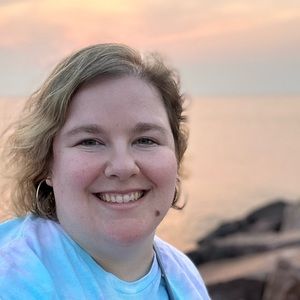 Meet your Posher, Caitlin